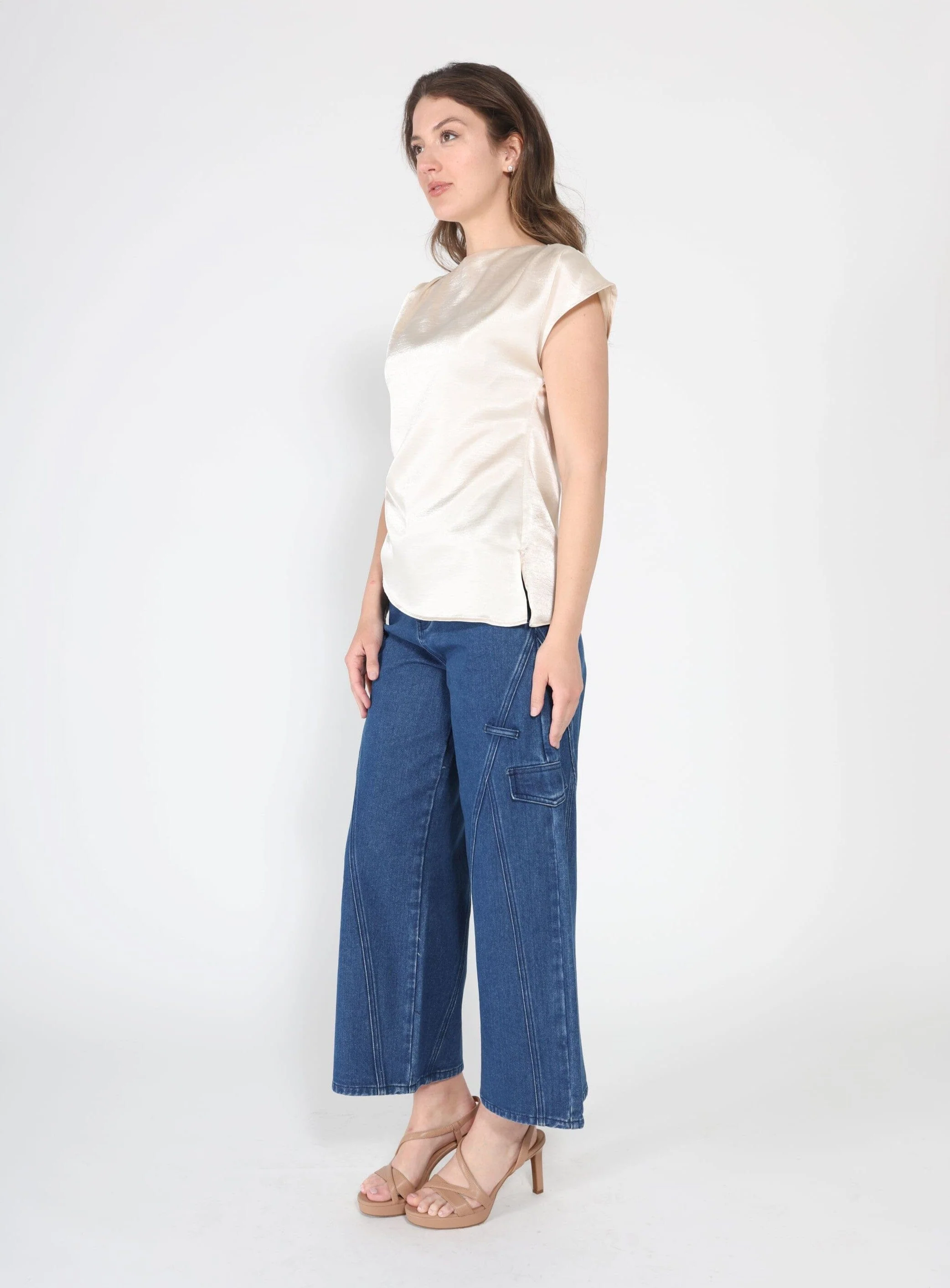 Asymmetrical side pleats short sleeve top - Image 15