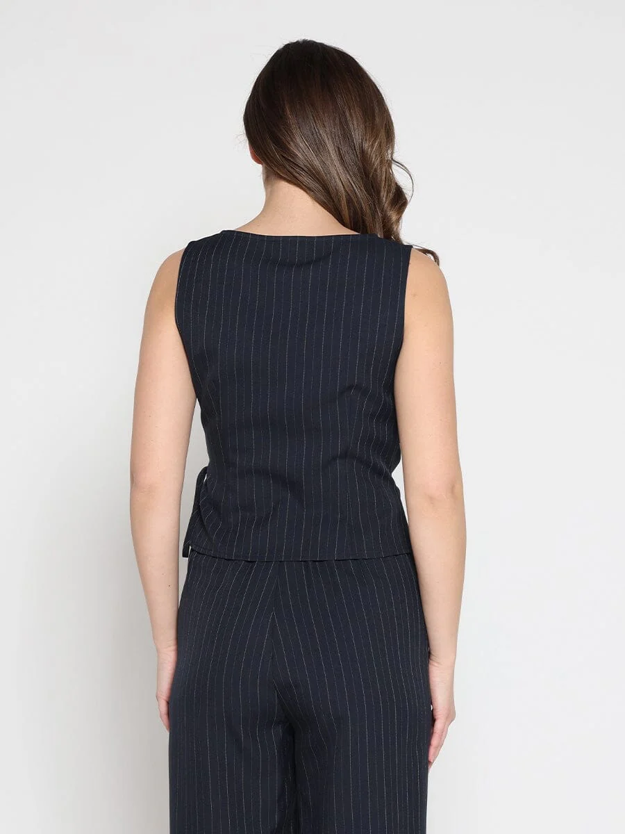Cross body drape sleeveless top - Image 4