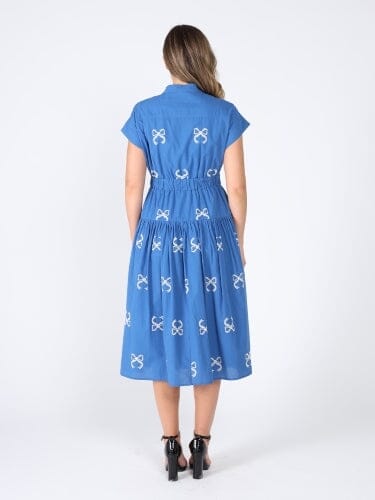 Embroideried sleeveless belt dress - Image 4