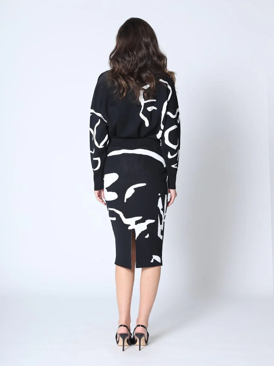 Face-Line Printing Bodycon Knit Skirt w/Back Slit - Image 4