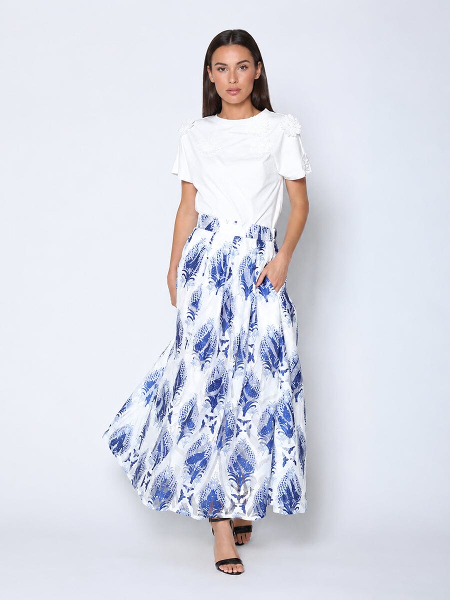 Flower Applique Solid Color T-Shirt - Image 6