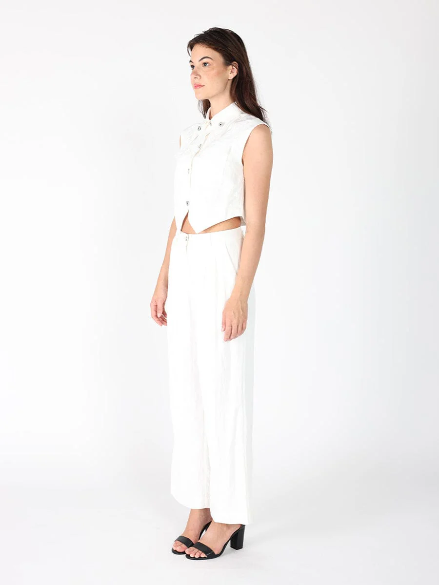 Front Button Open-Bottom Hem Sleeveless Top - Image 3