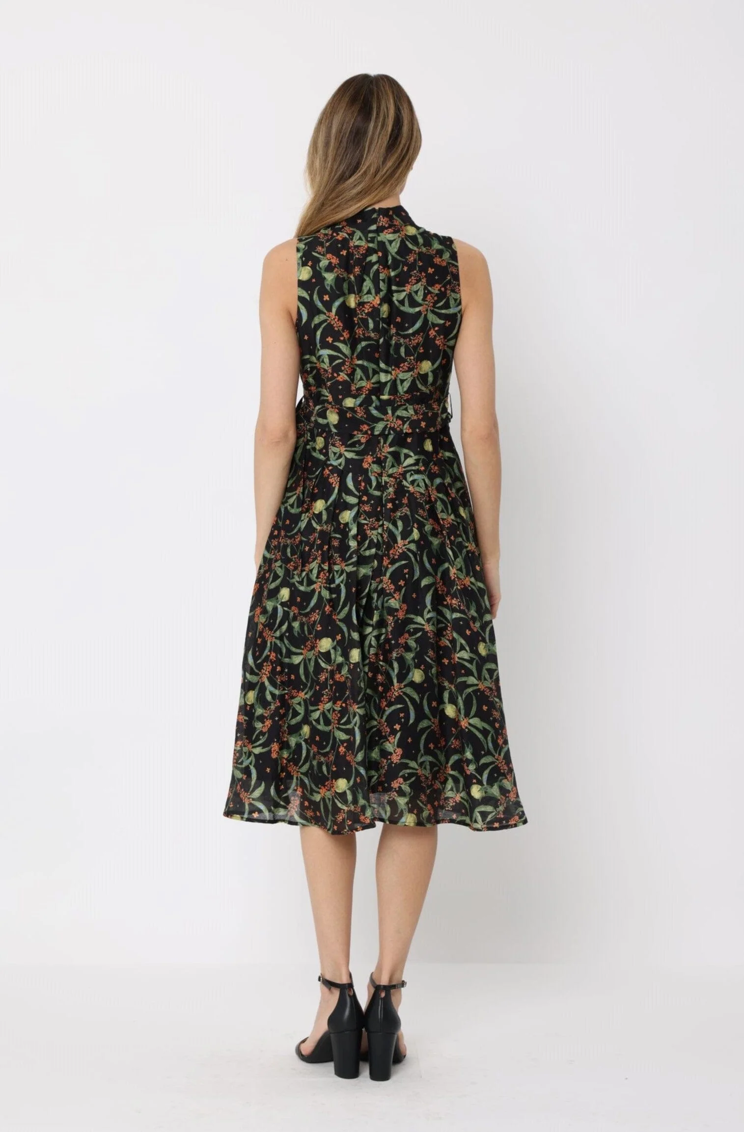 Printed sleeveless waist band dress - Image 4