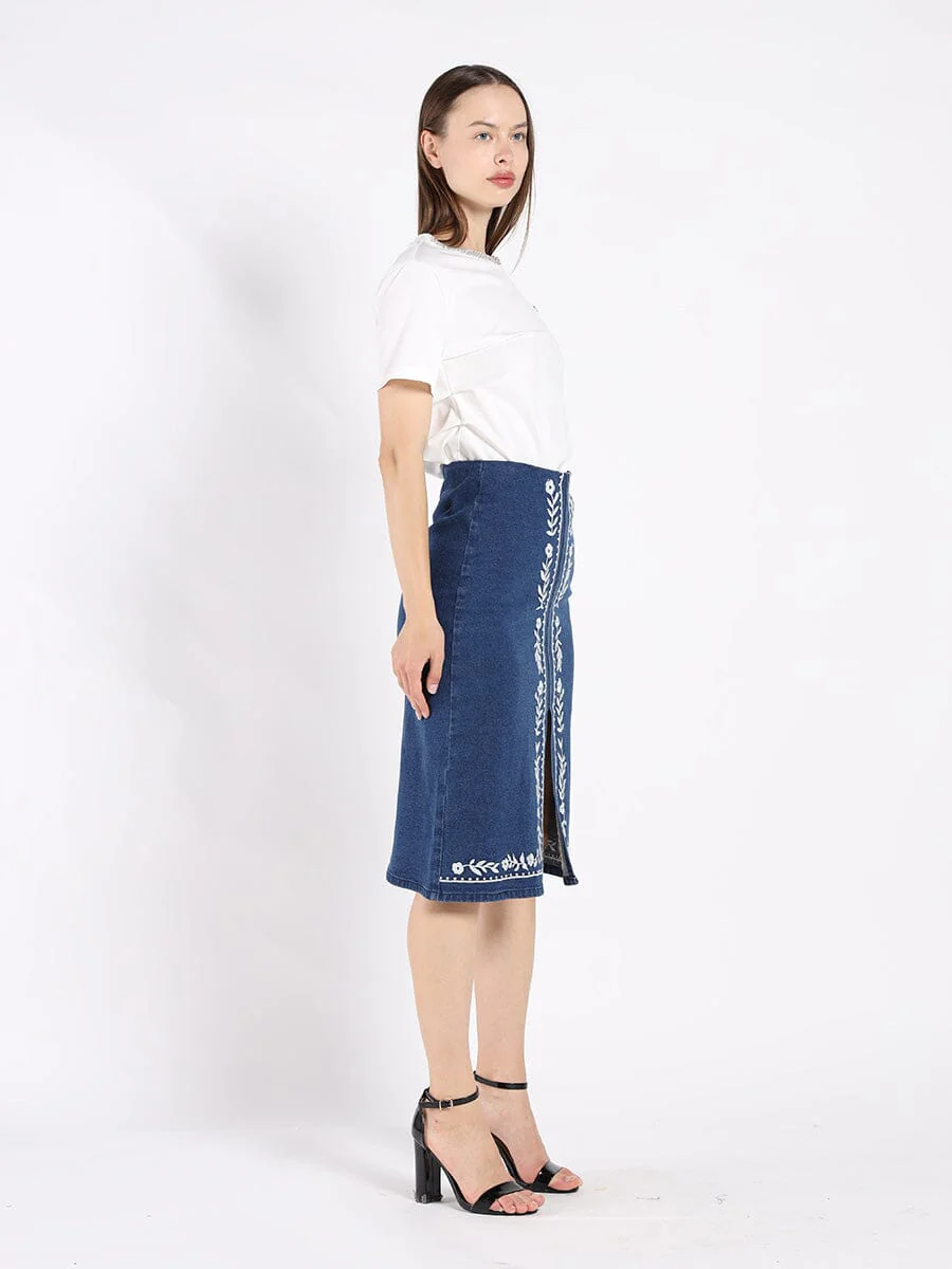 Round Neck Lace & Pocket T-Shirt - Image 7