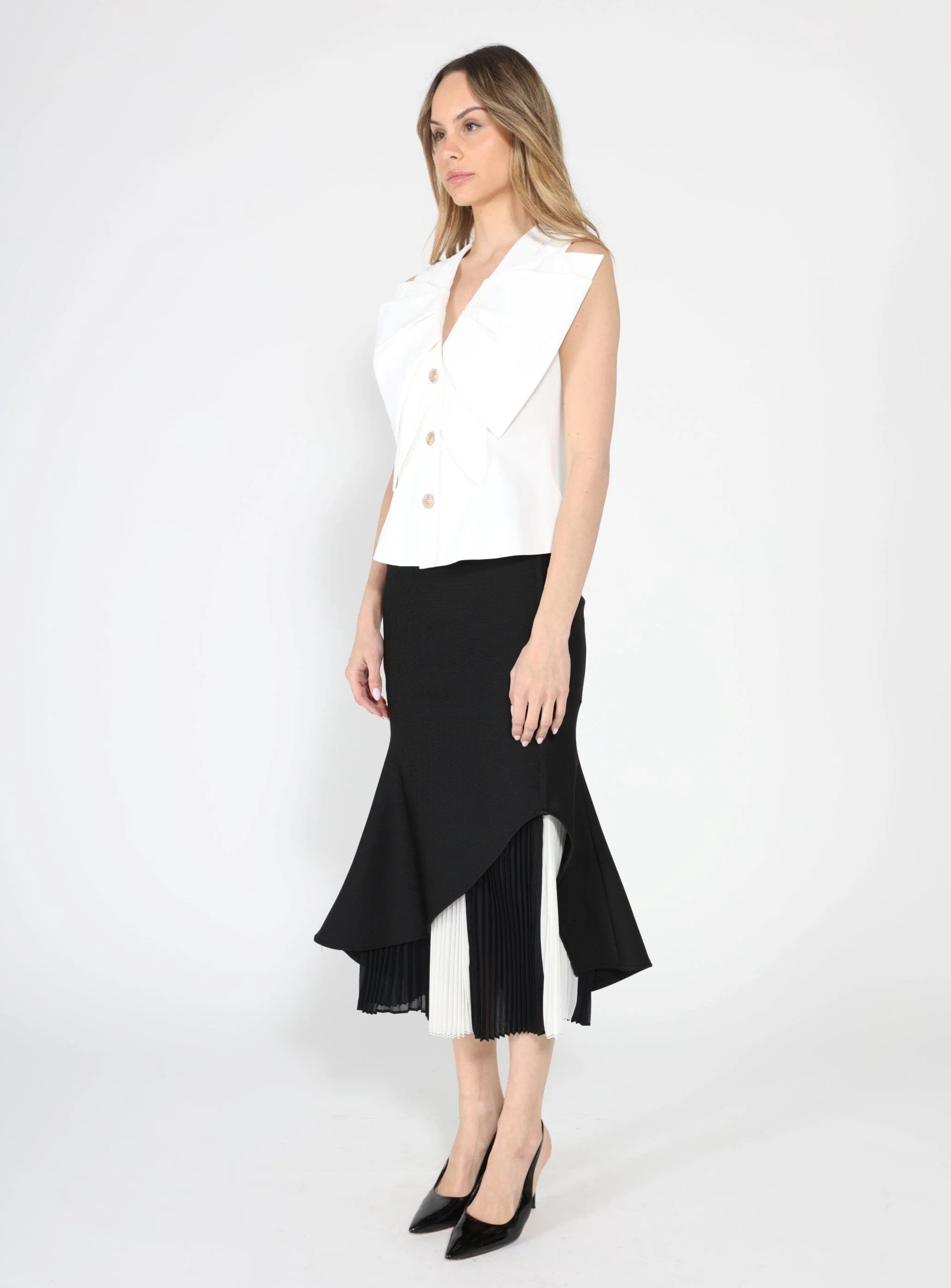 Ruffle Front Button Down Sleeveless Jacket - Image 11