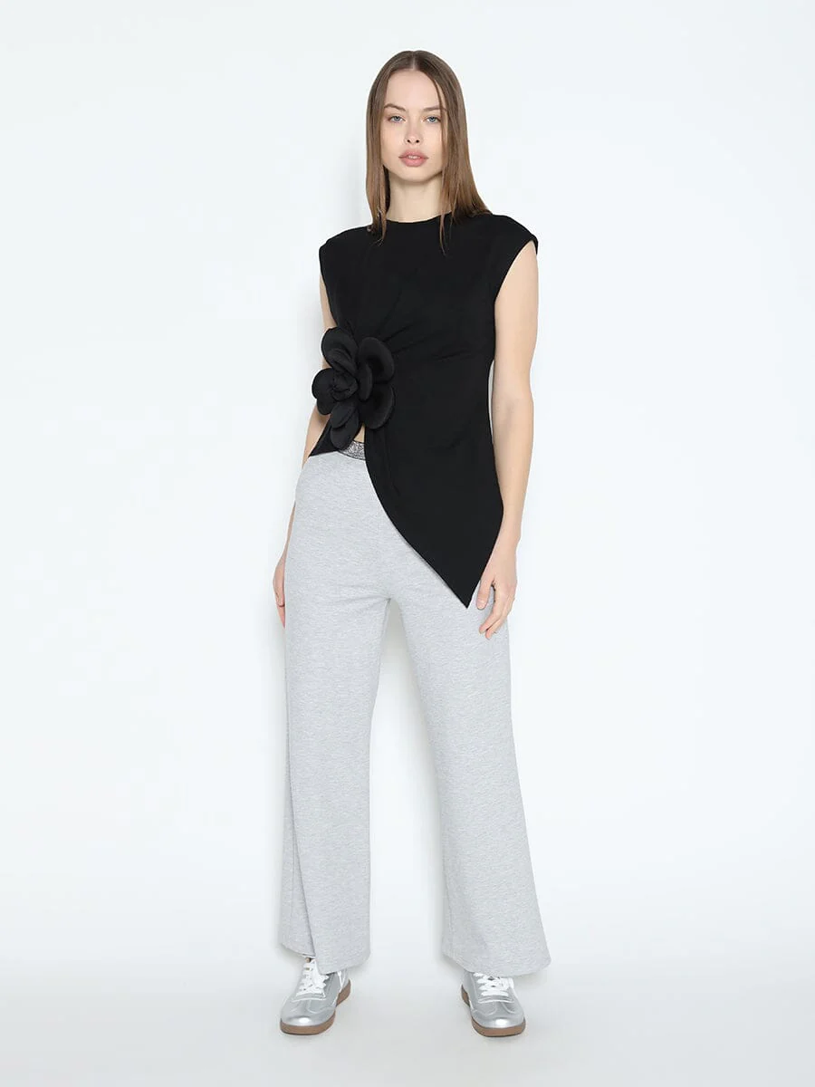 Sleeveless Flower Applique Sharp Asymmetrical Top - Image 14