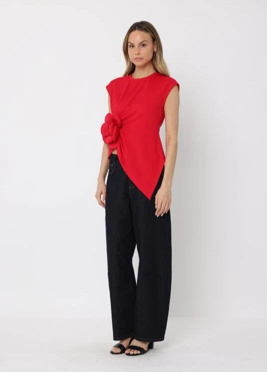 Sleeveless Flower Applique Sharp Asymmetrical Top - Image 7