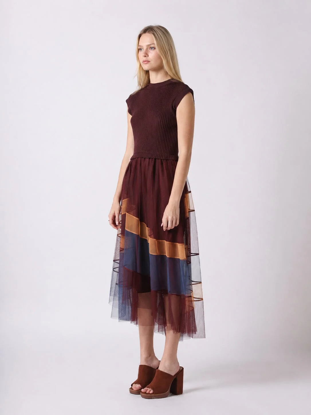 Sleevless A-Line Long Dress w/ Pleated Tulle Skirt - Image 3