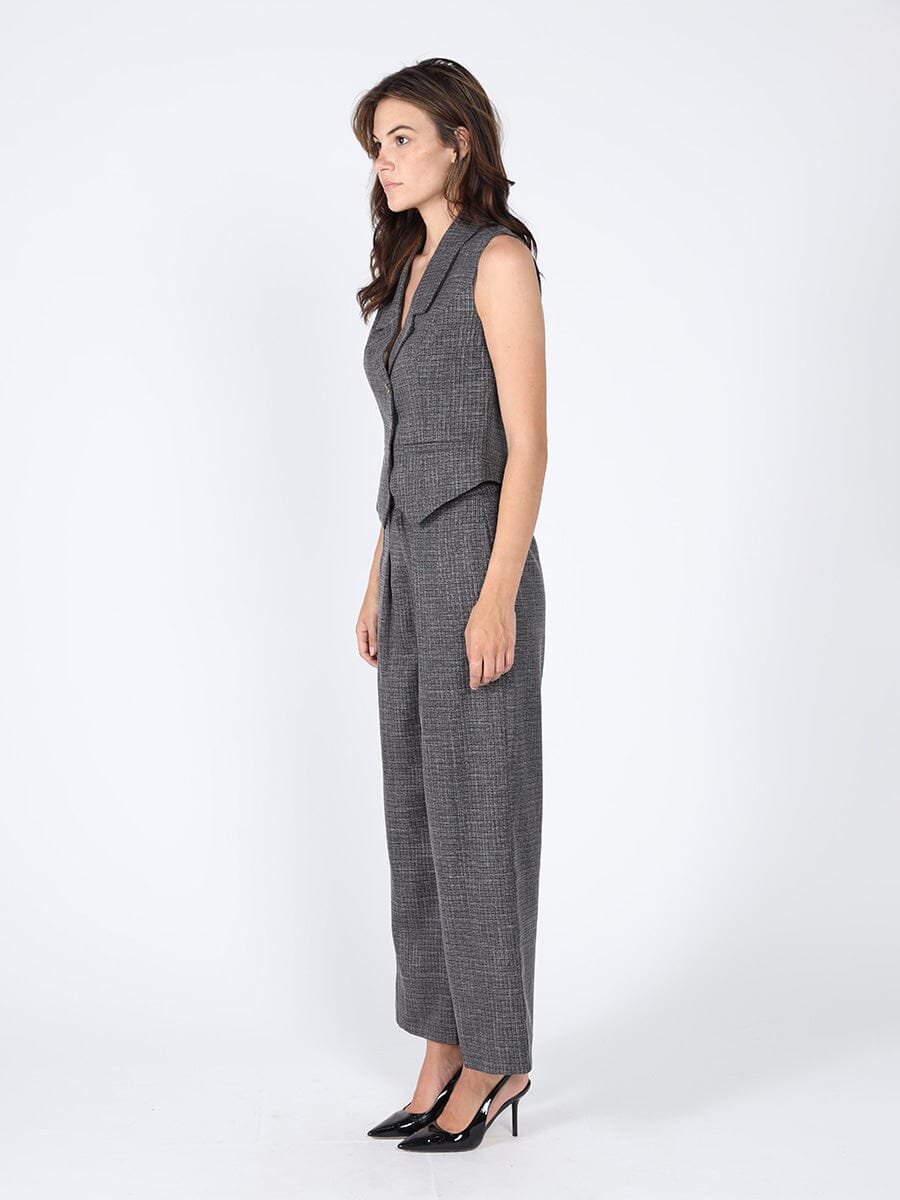 Woven fabric button open vest - Image 3